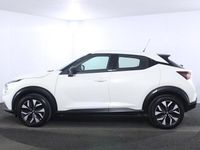 Używany Nissan Juke Acenta 114 KM (83 kW) 2022 Biały SUV