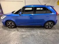Käytetty MG MG3 Exclusive 106 HP (77 kW) 2021 Sininen Viistoperä