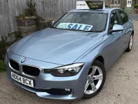 Usado BMW 320 Comfort Edition 2014 Azul Berlina
