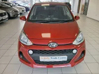 Used Hyundai i10 Premium 66 HP (48 kW) 2018 Red Hatchback