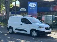 Second-hand Vauxhall Combo 75 CP (55 kW) 2021 Alb Monovolum