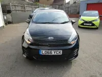 Usado Kia Rio Air 84 CV (61 kW) 2017 Negro Utilitario