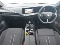 Używany Vauxhall Astra 130 KM (95 kW) 2024 Biały Hatchback