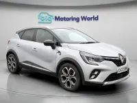 Begagnad Renault Captur Techno 143 HK (105 kW) 2023 Grå SUV