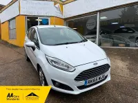 Begagnad Ford Fiesta Zetec 82 HK (60 kW) 2015 Vit Halvkombi