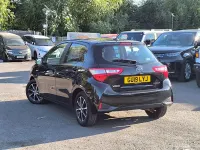 Used Toyota Yaris Hybrid 100 HP (73 kW) 2019 Black Hatchback