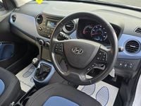 Used Hyundai i10 Premium 87 HP (63 kW) 2015 White Hatchback