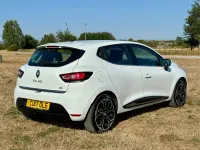 Used Renault Clio Dynamique 2017 White Hatchback