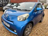 Used Toyota iQ 68 HP (50 kW) 2010 Blue Hatchback