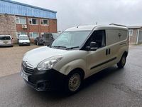 Used Vauxhall Combo 105 HP (77 kW) 2016 White Van