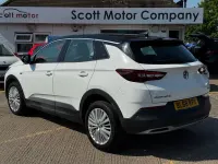 Second-hand Vauxhall Grandland X Sport 130 CP (95 kW) 2019 Alb SUV