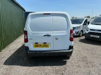 Used Vauxhall Combo 100 HP (73 kW) 2021 White MPV