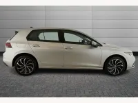 Używany VW Golf VIII Life 150 KM (110 kW) 2023 Srebrny Hatchback