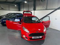 Used Ford Fiesta Zetec 82 HP (60 kW) 2015 Red Hatchback