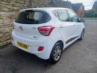 Used Hyundai i10 Premium 87 HP (63 kW) 2014 White Hatchback