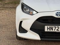 Used Toyota Yaris Hybrid 113 HP (83 kW) 2022 White Hatchback