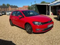 Used VW Golf VII SE 125 HP (91 kW) 2017 Red Hatchback