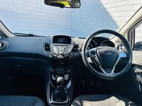 Usado Ford Fiesta Zetec 2017 Preto Citadino