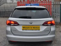 Used Vauxhall Astra Design Edition 105 HP (77 kW) 2018 Silver Estate