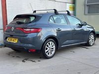 Usado Renault Mégane IV Dynamique 2017 Cinzento Citadino