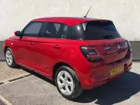 Begagnad Suzuki Swift 82 HK (60 kW) 2025 Röd Halvkombi