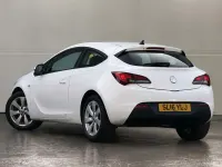 Used Vauxhall Astra GTC Sport 120 HP (88 kW) 2016 White Coupe