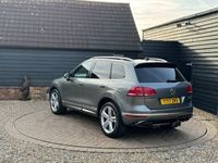 used VW Touareg 3.0 V6 R-LINE PLUS TDI BLUEMOTION TECHNOLOGY 5d 259 BHP