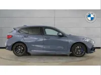 Usado BMW 120 M Sport 187 CV (137 kW) 2024 Gris Utilitario