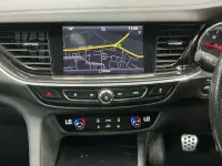 Used Vauxhall Insignia SRi 170 HP (125 kW) 2017 Red Hatchback