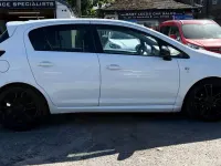Usado Vauxhall Corsa Edition 85 HP (62 kW) 2013 Branco Citadino