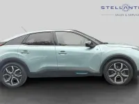 Usado Citroën e-C4 Shine 98 kW (134 CV) 2022 Azul Utilitario