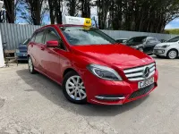 Used Mercedes B180 2013 Red Hatchback