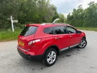 Gebraucht Nissan Qashqai +2 N-TEC 110 PS (80 kW) 2011 Rot SUV