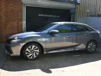 Używany Honda Civic SE 129 KM (94 kW) 2018 Szary Hatchback