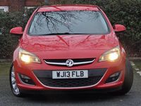 Second-hand Vauxhall Astra Elite 165 CP (121 kW) 2013 Roșu Hatchback