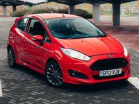 Used Ford Fiesta Zetec 125 HP (91 kW) 2013 Red Hatchback