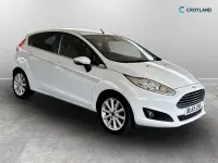 Used Ford Fiesta Titanium 100 HP (73 kW) 2015 White Hatchback