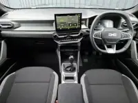 Used Dacia Duster Journey 140 HP (102 kW) 2025 Green Estate