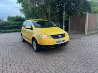 Begagnad VW Fox 55 HK (40 kW) 2006 Gul Halvkombi