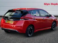 Gebraucht Nissan Leaf Acenta 110 kW (150 PS) 2022 Rot Kleinwagen