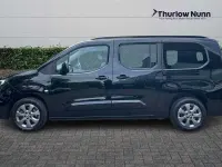 Usado Vauxhall Combo Ultimate 100 kW (136 CV) 2025 Negro Monovolumen