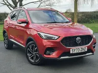 Usado MG ZS Exclusive 106 CV (77 kW) 2024 Rojo SUV