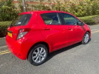 Used Toyota Yaris 99 HP (72 kW) 2013 Red Hatchback