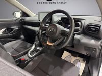 Used Toyota Yaris Hybrid Design 116 HP (85 kW) 2022 White Hatchback