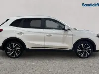 Käytetty MG ZS Trophy 196 HP (144 kW) 2024 Valkoinen Katumaasturi