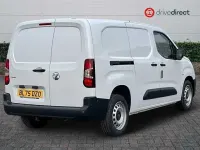 Nouă Vauxhall Combo S 100 CP (73 kW) 2025 Alb Monovolum