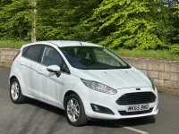 Używany Ford Fiesta Zetec 2015 Biały Hatchback