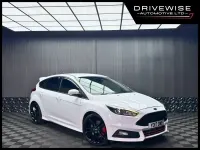 Używany Ford Focus ST 185 KM (136 kW) 2017 Biały Hatchback