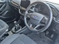 Begagnad Ford Fiesta Titanium 125 HK (91 kW) 2017 Vit Halvkombi