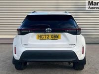Used Toyota Yaris Hybrid 116 HP (85 kW) 2023 Pure white (solid paint) Estate